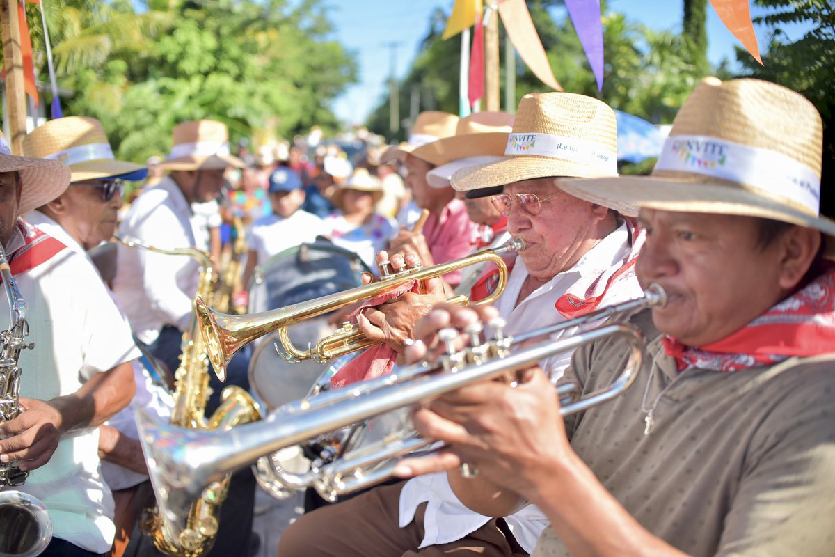 Así se vivió el #Convite2022 en Kantunilkín 🎆🎊 

A nombre de nuestro pueblo agradezco la cordialidad de los 12 diputados y de sus familias por recibirnos en sus hogares y disfrutar juntos este día.

Sigámos celebrando juntos, ¡Qué vivan nuestras tradiciones! ✨

#LeTocaAlPueblo