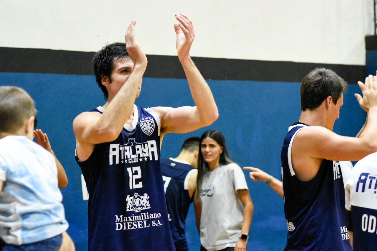 AtalayaClubOK's tweet photo. GANOOOO ATALAYA!!!! 

A pura garra, corazón, con un triplazo de Kq para pasar al frente y otro de Joaquín Etchevarne se quedó con el primer juego 72-73 contra Caova. 

#VamosAtalaya https://t.co/Y4aFnWZGYv