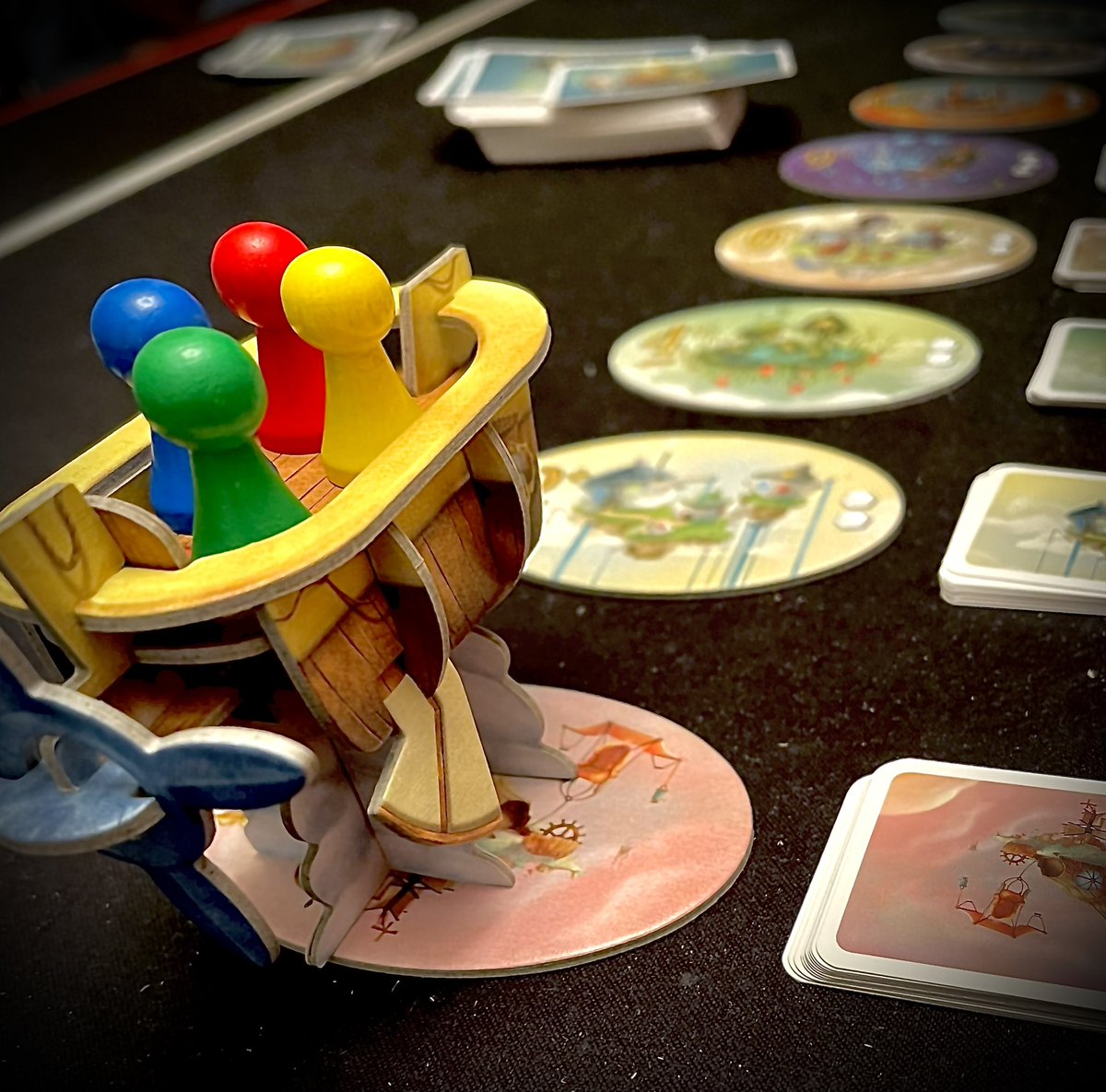 Brc_McC's tweet photo. Ready for flight! #boardgames https://t.co/f1lntvCoBX