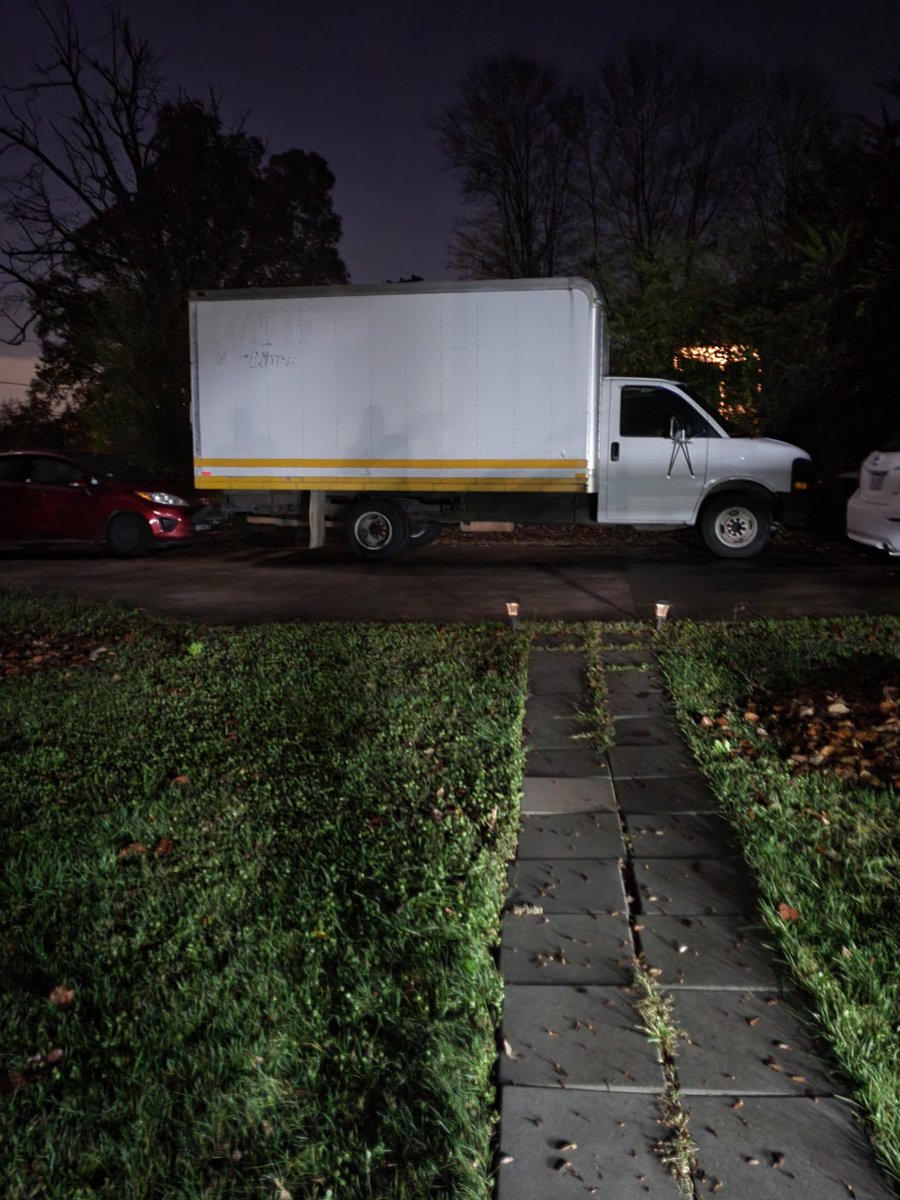 BillboardsMs's tweet photo. Home at night!! Big companies like Google, Walmart, Amazon, UPS, FedEx using block-chain technology. Truckers keeping more of their 💰!!! Just Run Trucking LLC #logistics #road #insurance #TruckDriver #warehouse #companies #technologies #maps #dispatch #broker #lane #blockchain https://t.co/5JzMPvGBqM