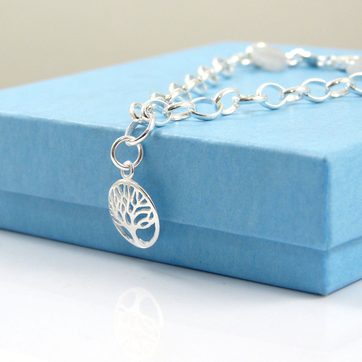 TheStrandline's tweet photo. Sterling Silver Tree of Life Bracelet, 4mm links, Charm Bracelet, Silver Bracelet, 925 Bracelet, Silver Jewellery, The Strandline https://t.co/j1uXcbPmd6 #UKGiftAM #northumberland #UKGiftHour #Etsy #shopindie #supportsmallbusiness #DelicateBracelet https://t.co/n7uop7EC7w