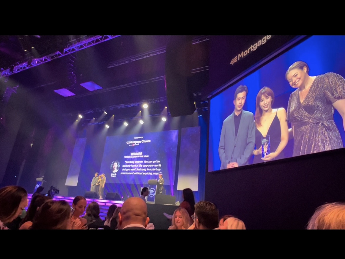 tanggram_invest's tweet photo. We’re so excited to announce that Tanggram’s Co-founder Erica Xie has won the ‘Young Leader of the Year’ at the Women in Finance Awards 2022.
Biggest congratulations to our Erica Xie! She is absolutely well deserved.
#leader #womeninfinance2022 #finance #fintech #Tanggram https://t.co/KhFCibkjAS