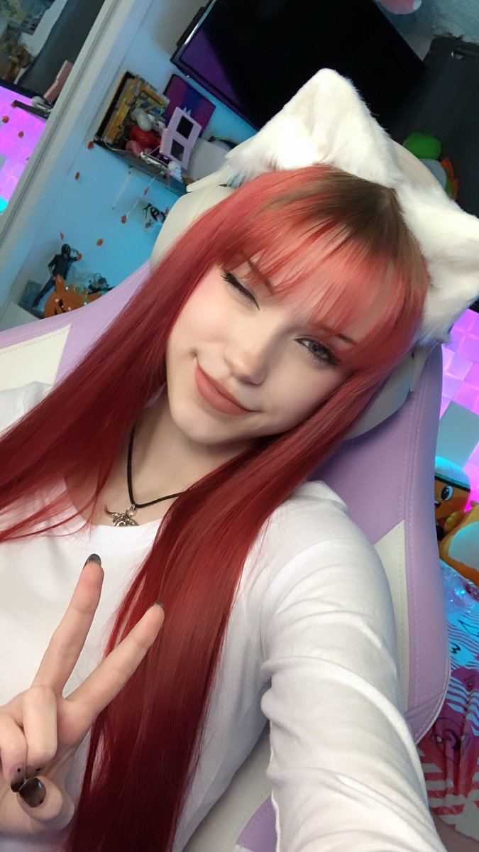 BreesKnees on Twitter: "CAT GIRL BREE IS LIVE! Come hangout for mw2