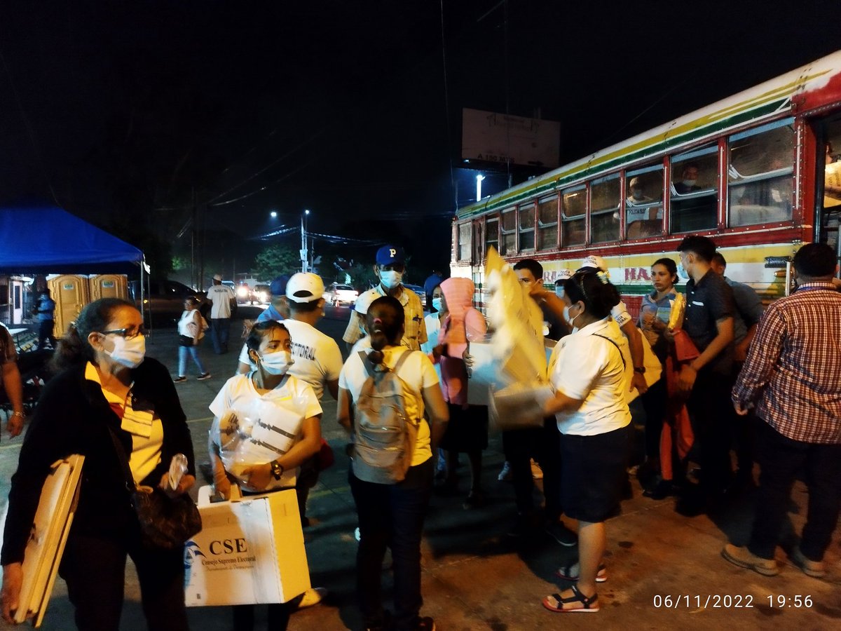 GrethelLuna1's tweet photo. Recepción de Maletas electoral centro de votación CDI municipio de #Tipitapa en estas #EleccionesSoberanas2022 @GenecisLarios @GrethelLuna1 @FloryCantoX https://t.co/zNKSi5u92u
