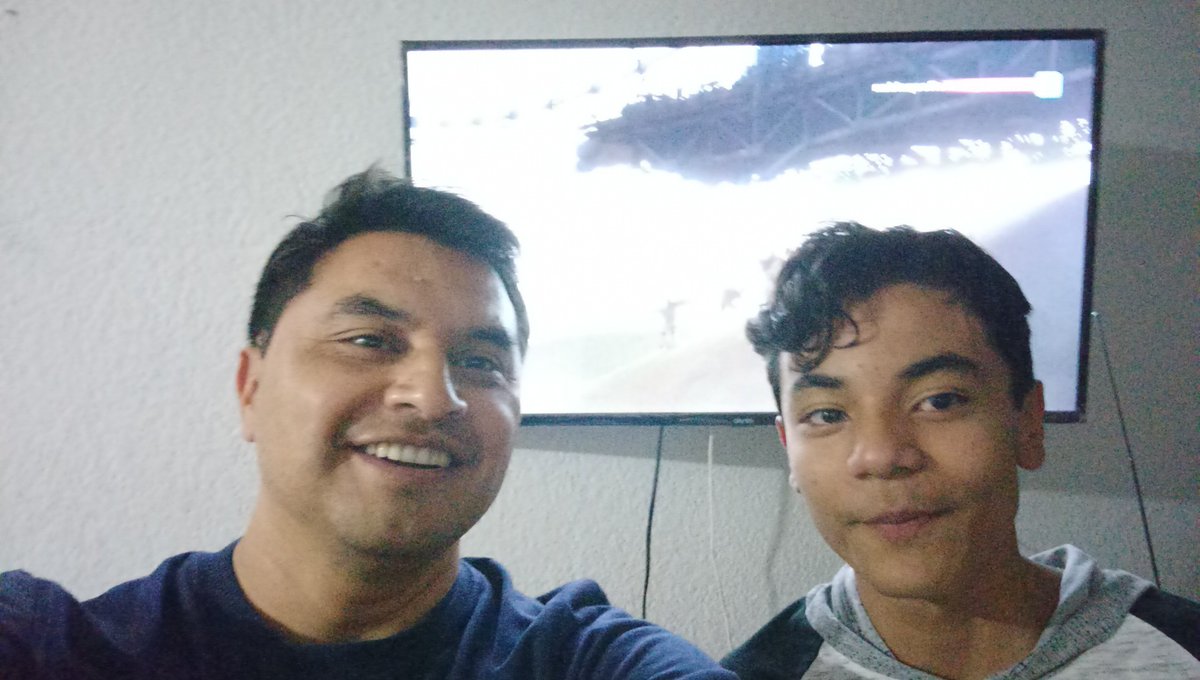 ricardo_andra14's tweet photo. @AztecaSiete #MisCompasMeRespaldan en familia https://t.co/mqG35hcAVZ