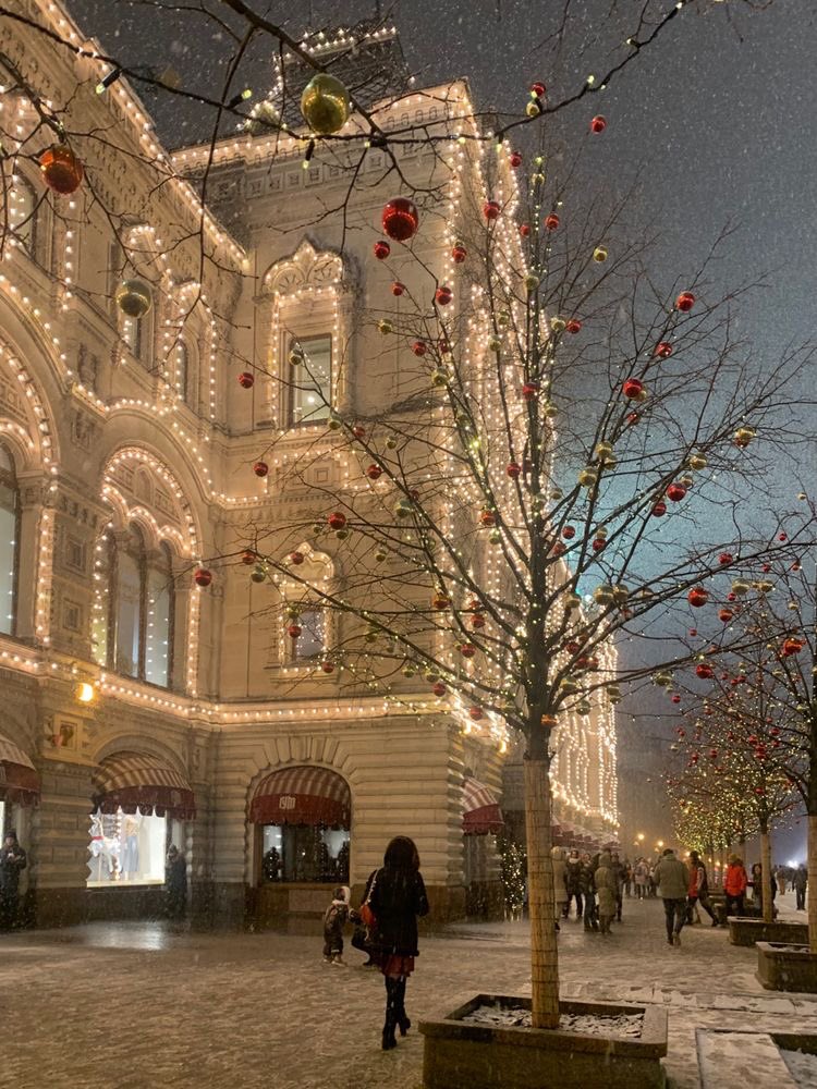 48 days left until Christmas 🎄🧣🗯️