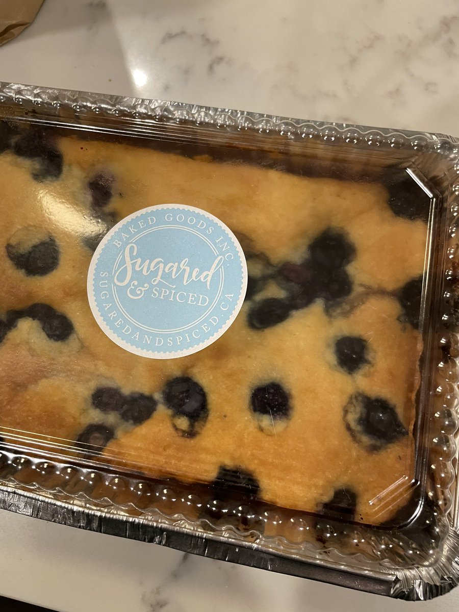 Wow - today is an extra lucky day for me!! @ElleninEdmonton dropped off this @sugared_spiced Blueberry Cornmeal Teacake for me 😍 thinking of me hustling all the housework today as my wife recovers. Big thanks to you, and to all the generous tweeps who made my day!!