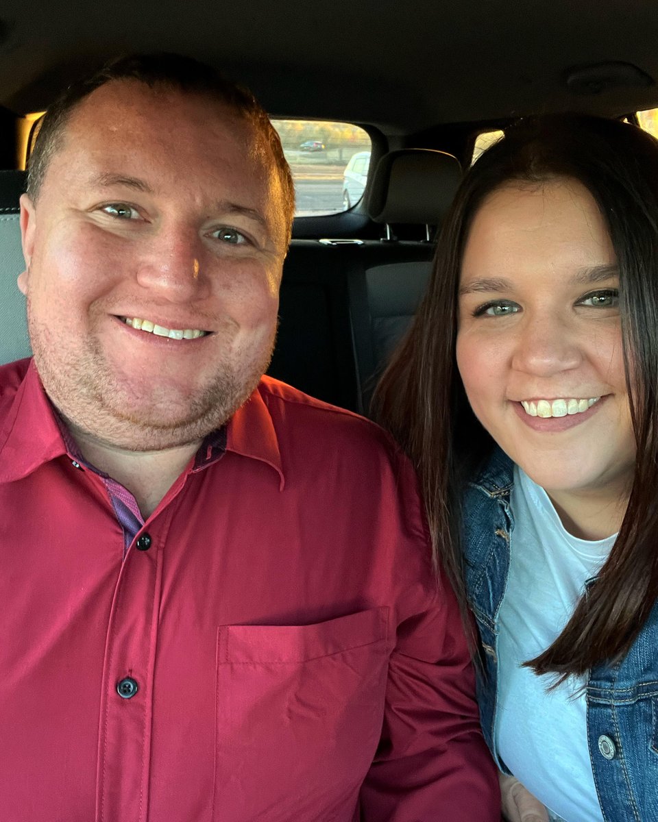 We clean up pretty well.. 😍
Got all spiffied up for some engagement photos this evening. <3
