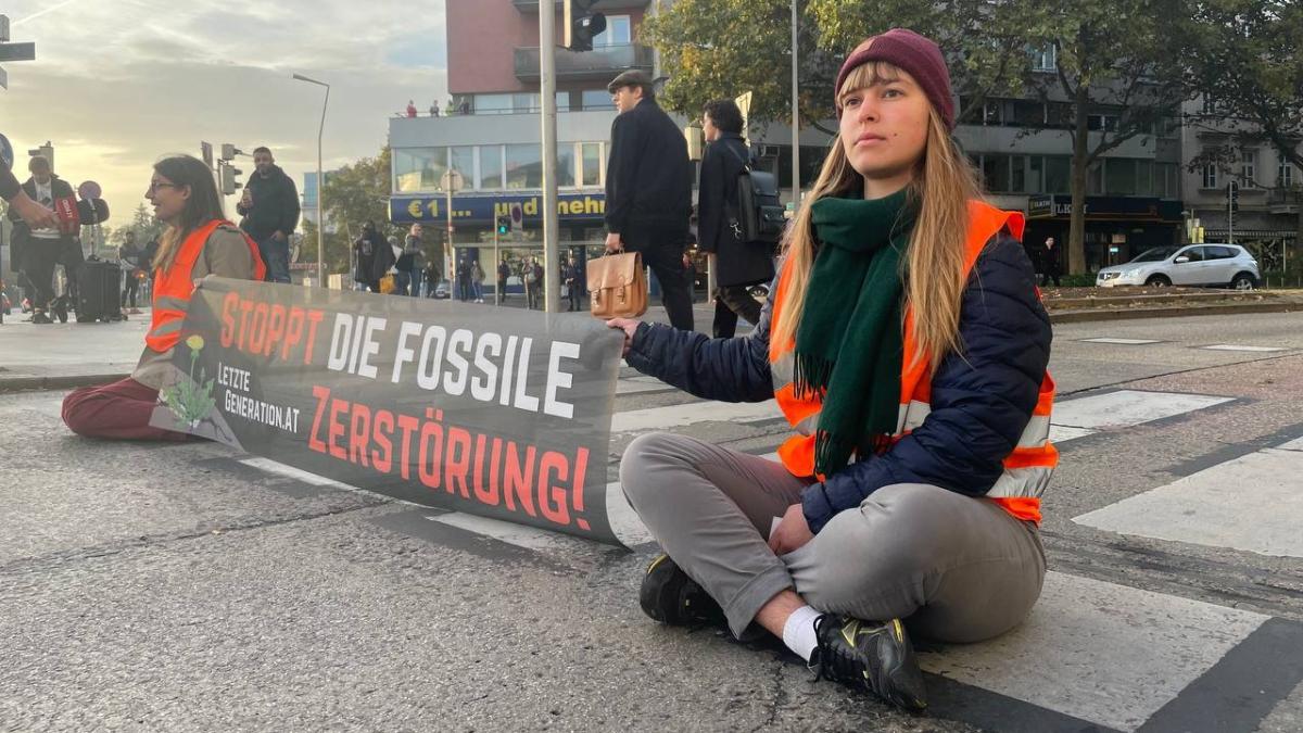 welt's tweet photo. Ampel lehnt Strafrechtsverschärfung für Klimaaktivisten ab https://t.co/9toRndz70u https://t.co/t7Lojqqrq3