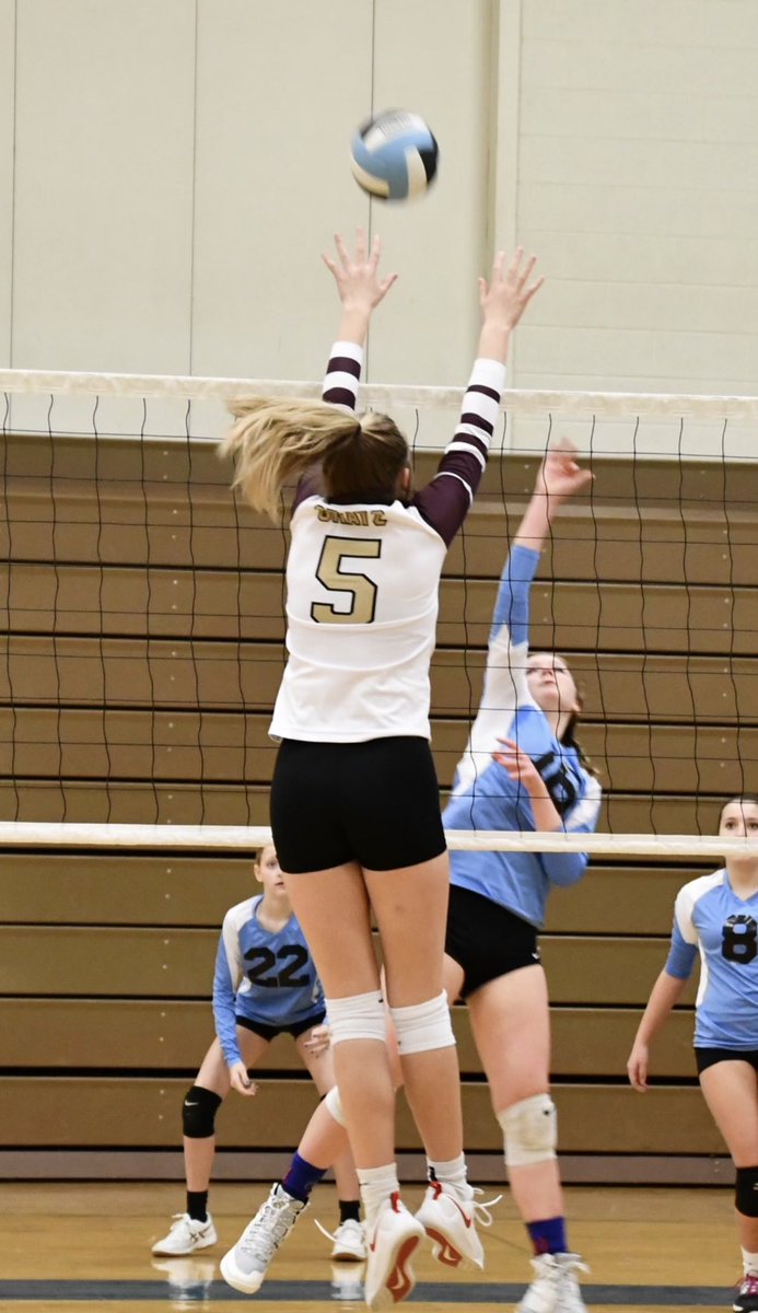 TSL_CoachWillis's tweet photo. Welcome to @TSLightningVB Maddie Gratz #5, Darlington 2025! ⚡️ ⚡️
#RelentlessPursuit https://t.co/PIEyiAerwI