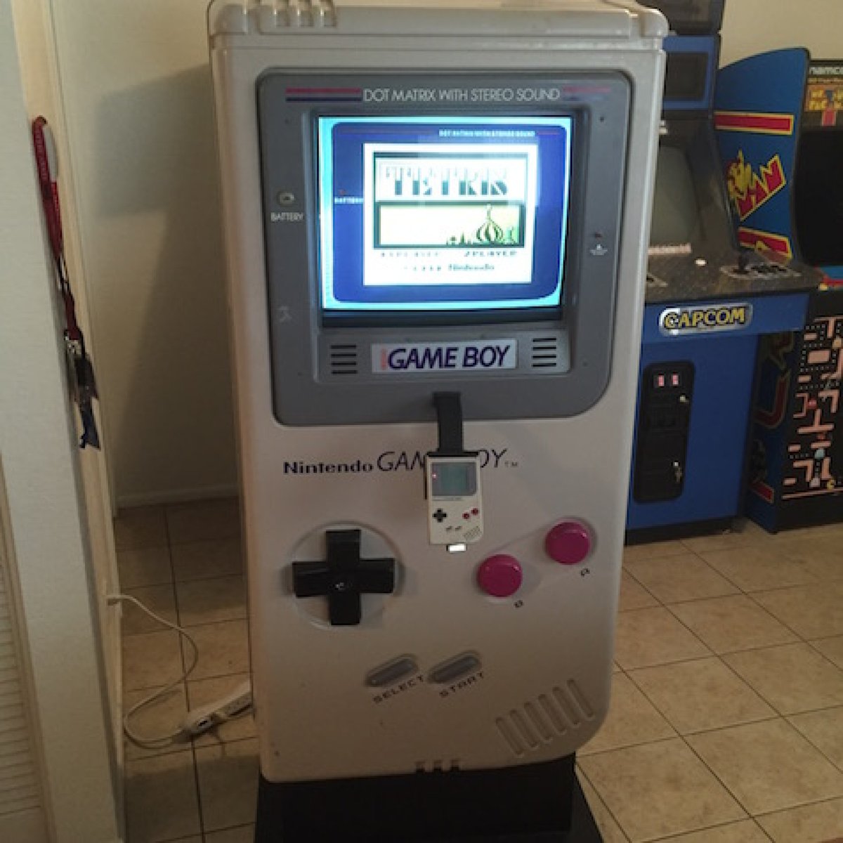 Is there a cooler game kiosk than the old Game Boy ones shaped like a giant Game Boy?
#gameboy #videogames #retrogames #videogamekiosk #handheldgamer #nintendo