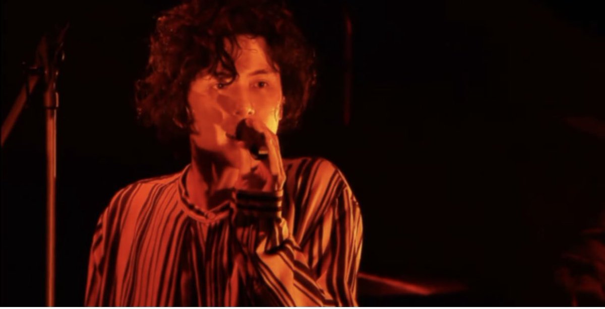 camellia1008's tweet image. by the way, when he asked his sisters which of the first albums was the best, they both said Shinunoga-e-wa, right?
they have great sensibilities…or prophets 
#kazetarian 
#ShinunogaEWa 
#smallnotes