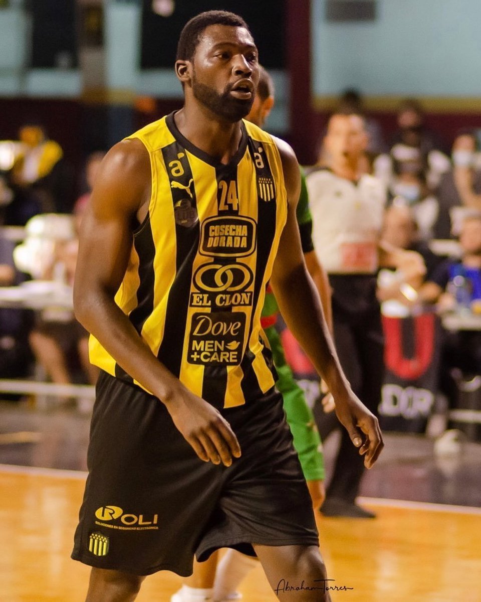 Lee Roberts <a href="/bballroberts24/">Lee Roberts</a>  is tough to stop but sometimes it is foul trouble that will do it.   He still posted 14pts, 8rebs, 2ast, 1blk in only 20min for <a href="/BasketCApuy/">PEÑAROL | Basketball</a>  but they fell by a single point 76-75 to  <a href="/Aguada_oficial/">Club Atlético Aguada</a>   #rematch
