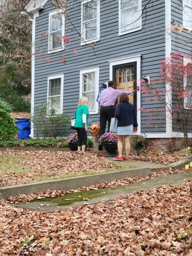 SenatorSeminara's tweet photo. It was a busy final weekend on the campaign trail before Election Day! Today began with sign-waving in Avon. Then, I joined @MikePaine4CT16 &amp; @RepTKlarides for door-knocking in Simsbury. Followed by more door-knocking in Collinsville with @GSLoganCT &amp; Heather Maguire. https://t.co/HoVwyrngJX