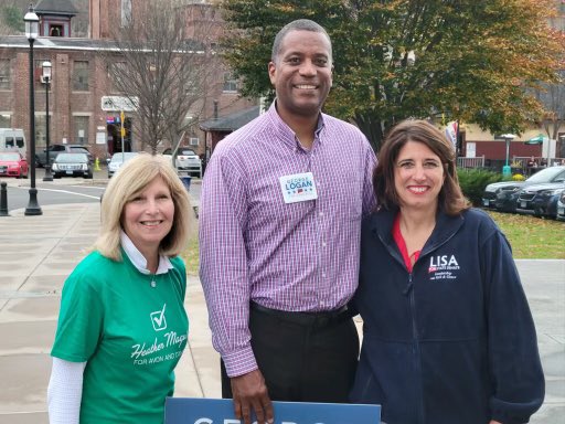 SenatorSeminara's tweet photo. It was a busy final weekend on the campaign trail before Election Day! Today began with sign-waving in Avon. Then, I joined @MikePaine4CT16 &amp; @RepTKlarides for door-knocking in Simsbury. Followed by more door-knocking in Collinsville with @GSLoganCT &amp; Heather Maguire. https://t.co/HoVwyrngJX