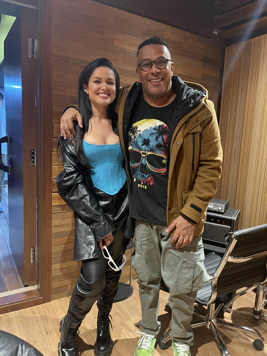Que prazer conhecer essa mulher Incrível, diferenciada de verdade! Que história que papo bom! <a href="/juliette/">Juliette</a> Vc é realmente brabaaaaa #juliette #juliete #cactus #compositor