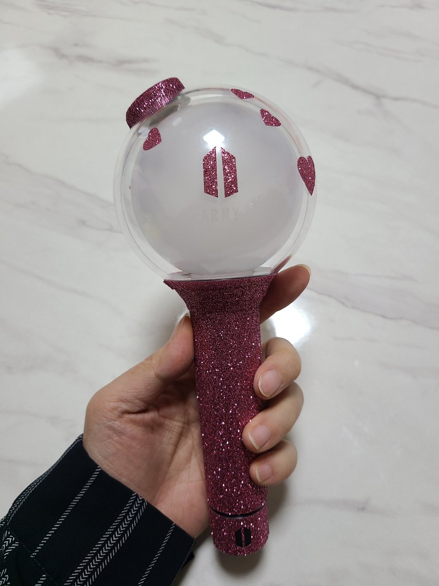 sweet_agong's tweet photo. 아미밤 글리터 시트지 공구해요. 문의많이주신 카드홀더 같이 진행해요.
영상은 타래로 올리도록 할께요.
#RT 글리터시트지 &amp; YTC단체카드홀더 2명 보내요
항상 그렇듯이 같이드릴 예쁜 특전도 준비중이예요💜
폼 ⬇️⬇️
https://t.co/v1qBZohyNH https://t.co/Z4xC0WZUmm