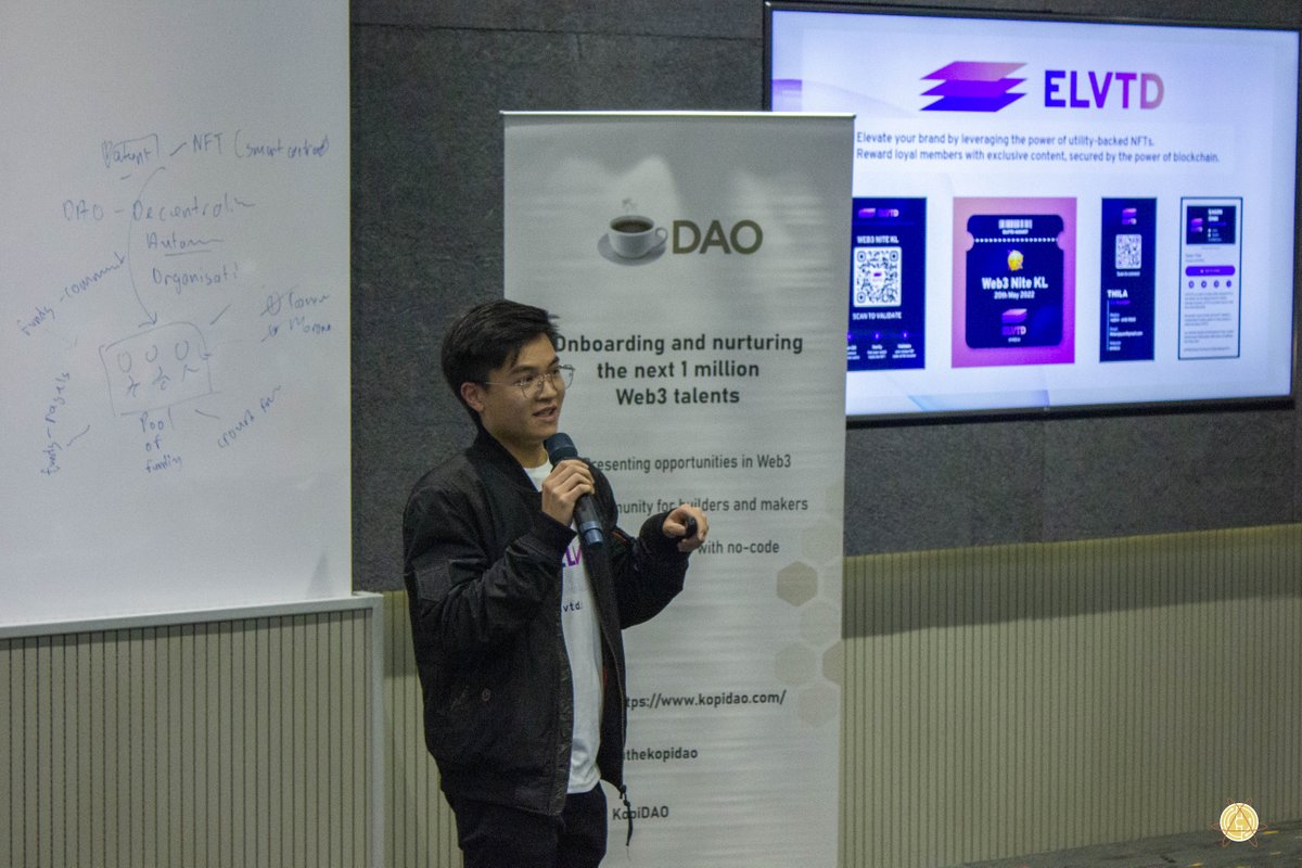 thekopidao's tweet photo. The workshop started off with @thilatalks using football to explain how blockchain works (how cool is that!), we are extremely thankful to have @elvtdnft as a key partner for our educational efforts for the Web3 space.

Check out ELVTD here: https://t.co/XSGlAC1L0y @easonchaiii https://t.co/vSODPaCSWy