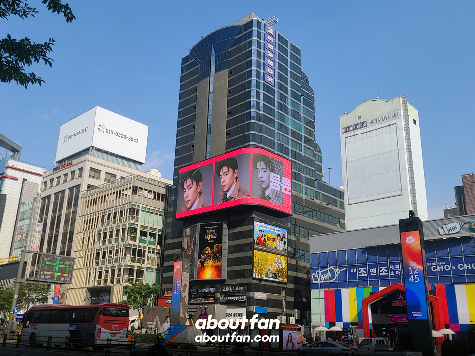 AboutfanO's tweet photo. 📣 Actor DengLun Birthday ads

✔︎ Date : 22.10.21
✔︎ Ads Product : Gangnam G-VISION Billboard ads

#DengLun #邓伦 #鄧倫 
#ダンルン #등륜 #เติ้งหลุน

🏠 https://t.co/Oau1zjIj45
🗨 https://t.co/8RdujN7ssY
📱 https://t.co/vkFv7FBwd1 https://t.co/cEGlylOa6O