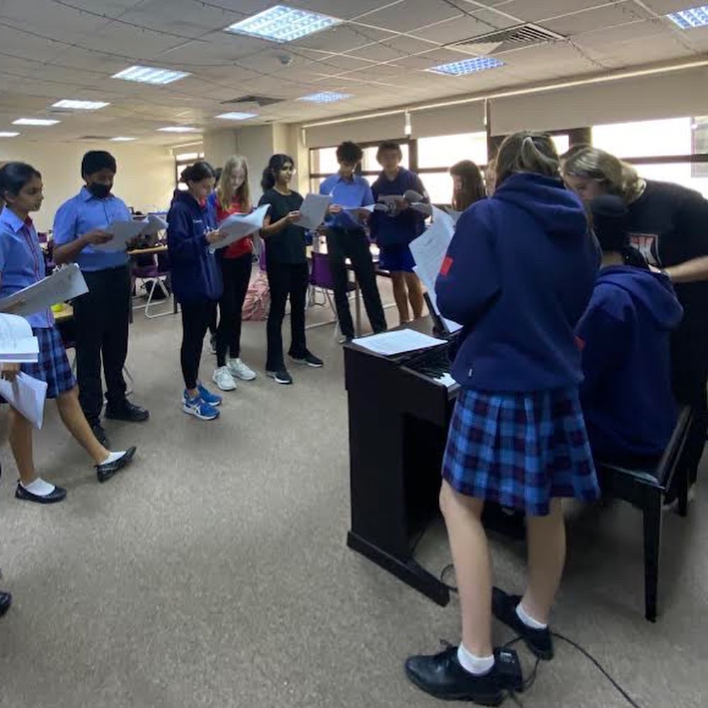 StChrisMusicDep's tweet photo. It is always great to see students developing their leadership skills in the department. In yesterday’s Cantata rehearsal, Mrs B asked a small group of #StChrisYr11 musicians to take the rehearsal. They did an absolutely amazing job 👏 #StChrisMusic #RoleModelsForTheWorld https://t.co/2kx7kRTa1O