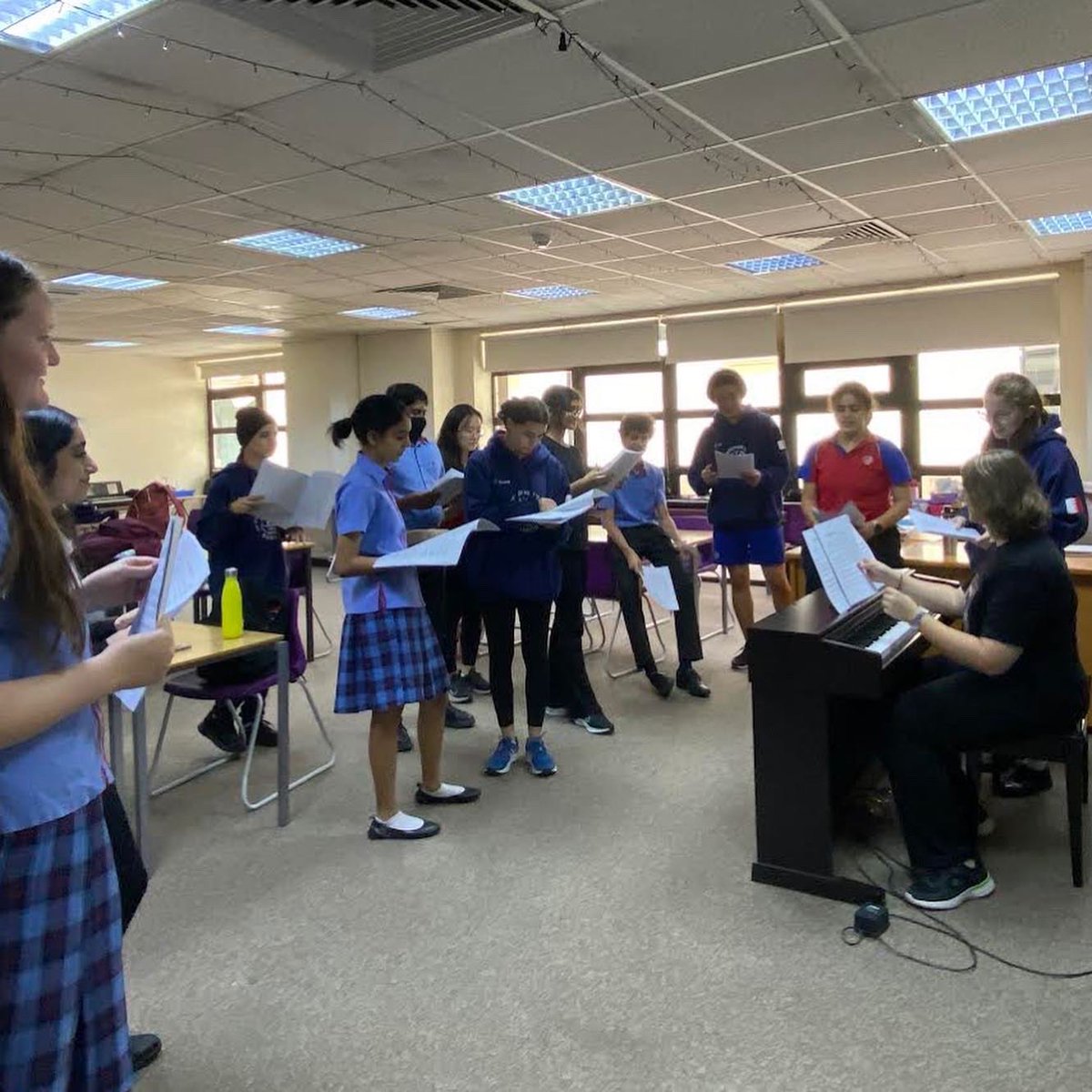 StChrisMusicDep's tweet photo. It is always great to see students developing their leadership skills in the department. In yesterday’s Cantata rehearsal, Mrs B asked a small group of #StChrisYr11 musicians to take the rehearsal. They did an absolutely amazing job 👏 #StChrisMusic #RoleModelsForTheWorld https://t.co/2kx7kRTa1O