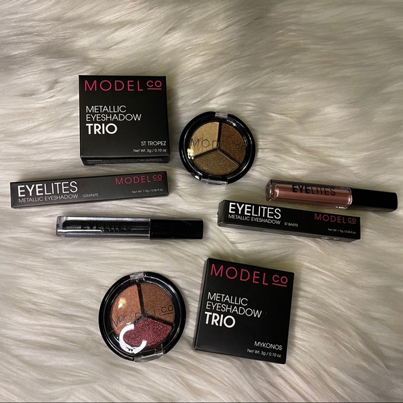 sweetchicbouti1's tweet photo. So good I had to share! Check out all the items I'm loving on @Poshmarkapp from @tarynnn21 @TaylorSP3 #poshmark #fashion #style #shopmycloset #thecoatbar #modelco #opi: https://t.co/b14hGSsIoE https://t.co/JR6RAQRDxe