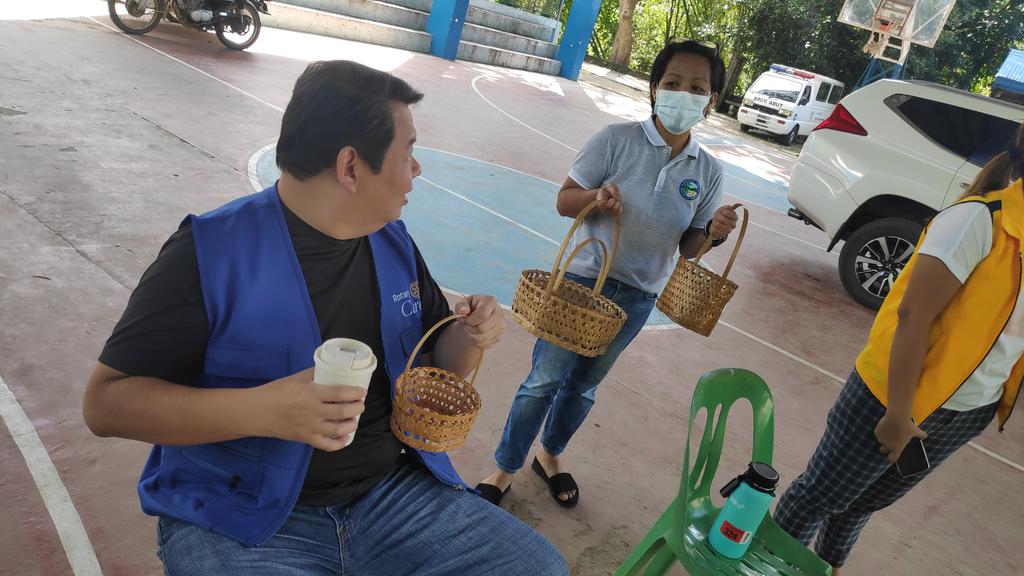 RCSanFernandoLU's tweet photo. Ongoing today: Livelihood Training on Basket Weaving at Brgy. Abut, San Fernando City La Union #peopleofaction #imaginerotary #rotaryinternational #d3790 #rcsflu https://t.co/nmEtXgNBNW