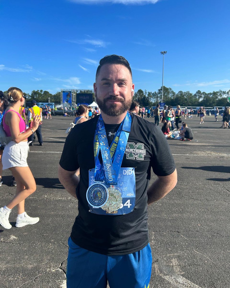 19.3 miles ✅

Celebrating a good run and a Mercyhurst PSAC Championship today!

Good Sunday!

#runDisney <a href="/HurstAlumni/">Mercyhurst Alumni</a> <a href="/hurstmsoccer/">Mercyhurst Men's Soccer</a>