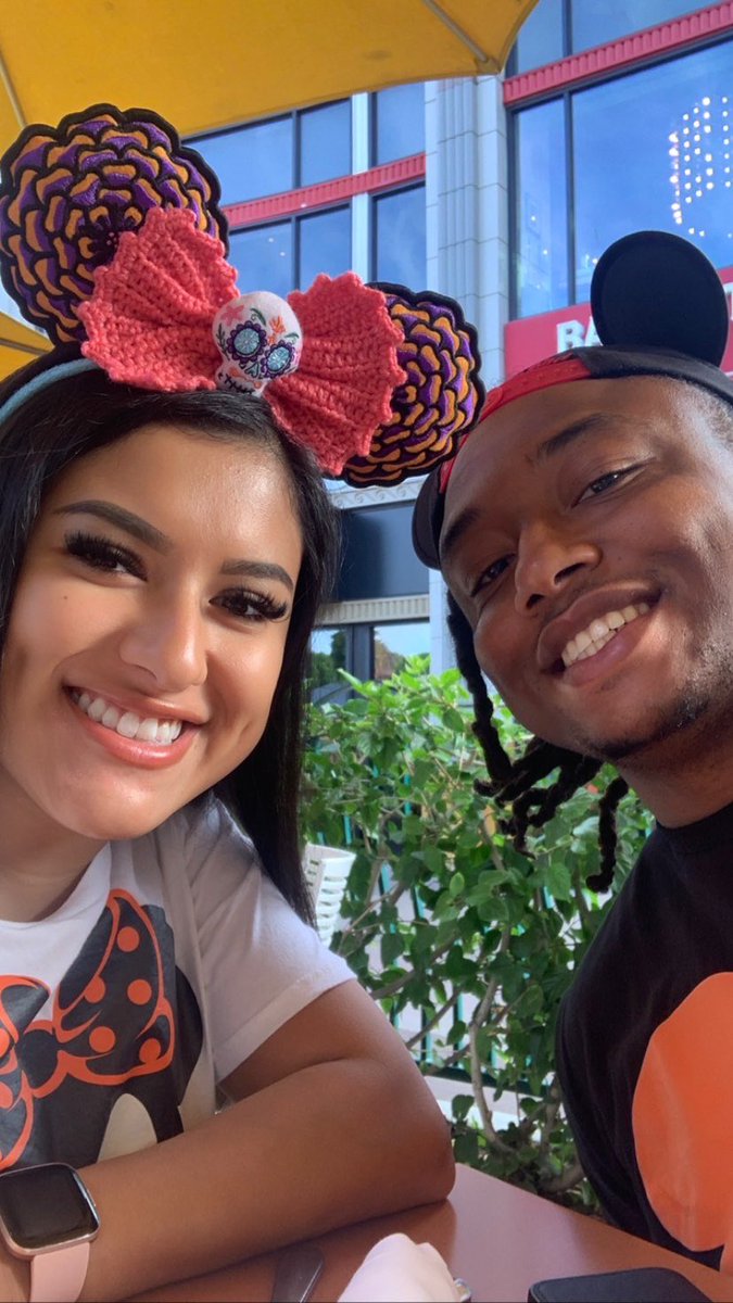 _Katrina_16's tweet photo. Happiest place on earth with my love ✨♥️ https://t.co/OVoZbYBeOf
