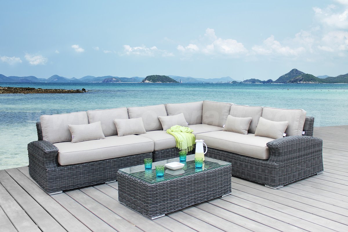 atc_furniture's tweet image. PE rattan sofa set with an L-shaped using the primary dark grey colour enhances the sofa's elegance and highlights.

atc-craft.com/product/rasf-0…

#PERattanSofaSet #CompactSofaSet #OutdoorSofaSet #TheCornerSofaSet #TheLShapedSofaSet #ATCFurniture #OutdoorFurniture  #RASF093