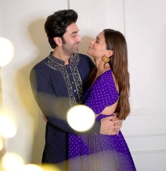 sonaliguptasg's tweet photo. Heartiest congratulations to Alia Bhatt &amp; Ranbir Kapoor for getting blessed with a baby girl 👧❤️
.
.
.
#DailyUpdate #Trending #TrendingNews #AliaBhatt #RanbirKapoor #babygirl #Congratulations #STAYUPDATED #SGV #SonaliGuptaVerma https://t.co/R9VteuaiTF