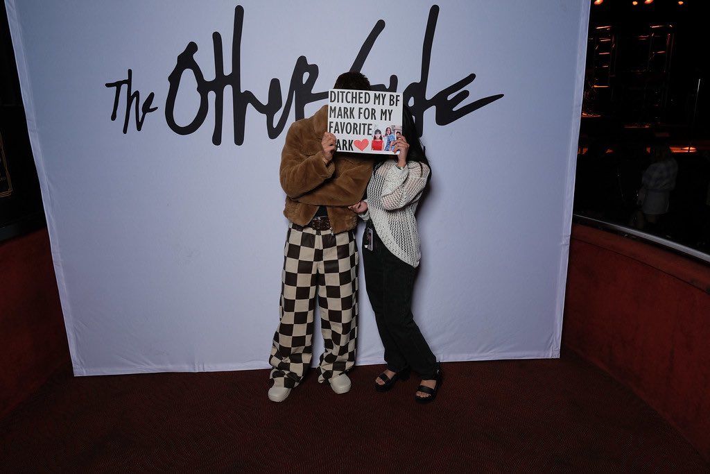 ultjeontuan's tweet photo. my eight years of stanning have led me to this moment LMAO #theotherside_MarkTuan #theotherside_LA https://t.co/8VfNPo46AA