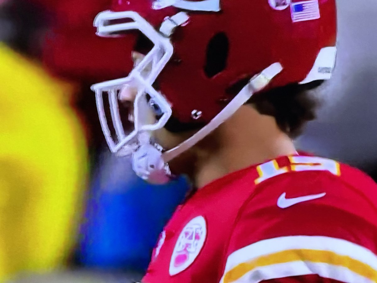 BeenewsdailyB's tweet photo. Wham! @Titans knocked out of #FG range. #ChiefsTitans https://t.co/ccuaOi7fJY