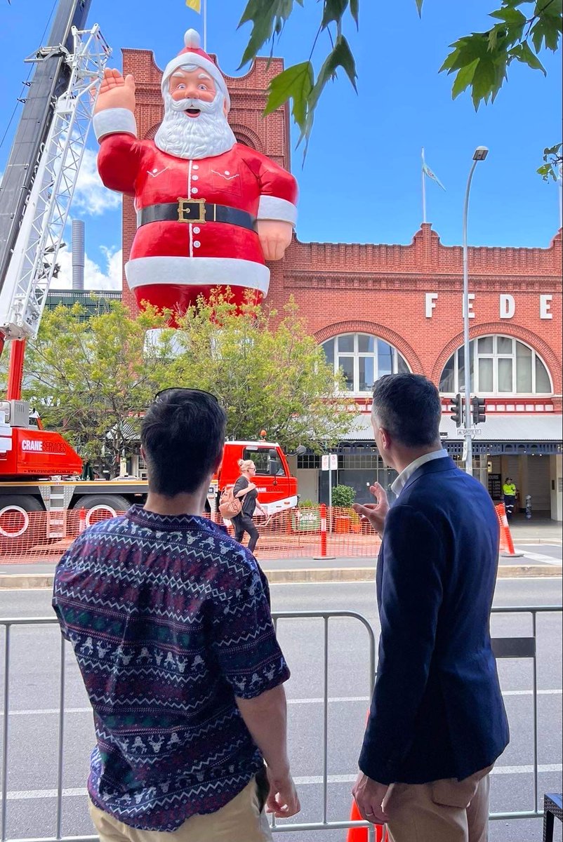 alexsymondsAU's tweet photo. Congrats to "Cosi" and the team for the incredible restoration of #GiantSanta. #AlexanderSymonds is proud to have played a part in the restoration, undertaking 3D laser scanning of Santa’s ‘parts’ and digitally reconstructing him to enable @fmgengineering with the engineering. https://t.co/67ct6Pn38J