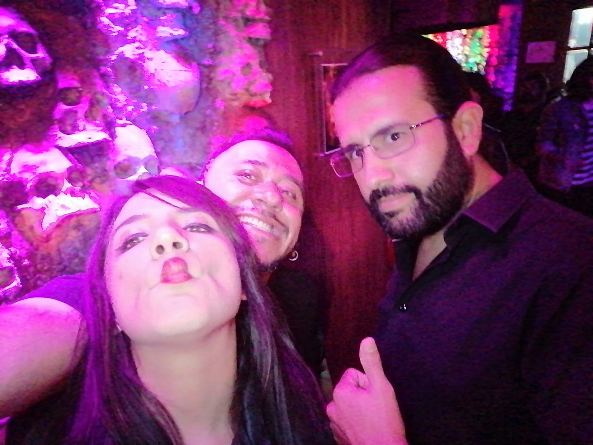 secondofsilence's tweet image. Con @luisalaouija en el tercer aniversario de #EstaVivo de @Reactor105