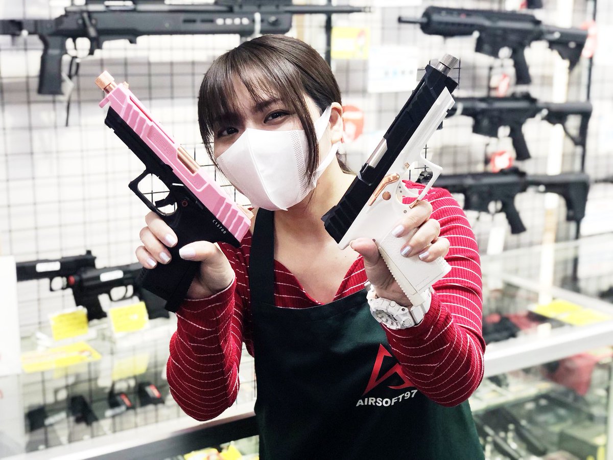 airsoft97_shop's tweet photo. 【アキバ店】

　アポ■　VS　オ〇オ！？

G&amp;G GTP9 ROSE GOLDが再入荷しましたので、組み換えモデル作っちゃいました！(笑)
ご購入はアキバ店へ！( ｀ー´)ノ✨
ノリノリの製作者はこの人です↓

＃GTP9 https://t.co/dmfaznDpsO