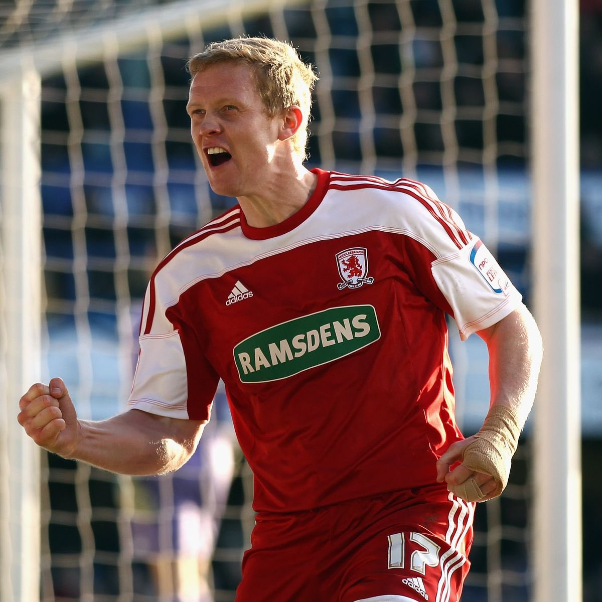 Happy 44th birthday to former Boro midfielder Barry Robson!    