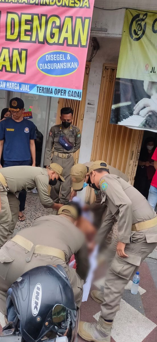 CALL CENTER 112 SIDOARJO

Hari : Senin
Tanggal : 07 November 2022
Pukul : 16.11 WIB

Kejadian :
Call center 112 mendapat laporan bahwa ada ODGJ yang mengamuk di Jl. Teuku Umar, magersari kecamatan sidoarjo. Pihak Satpol PP mendatangi lokasi untuk melakukan pengamanan.