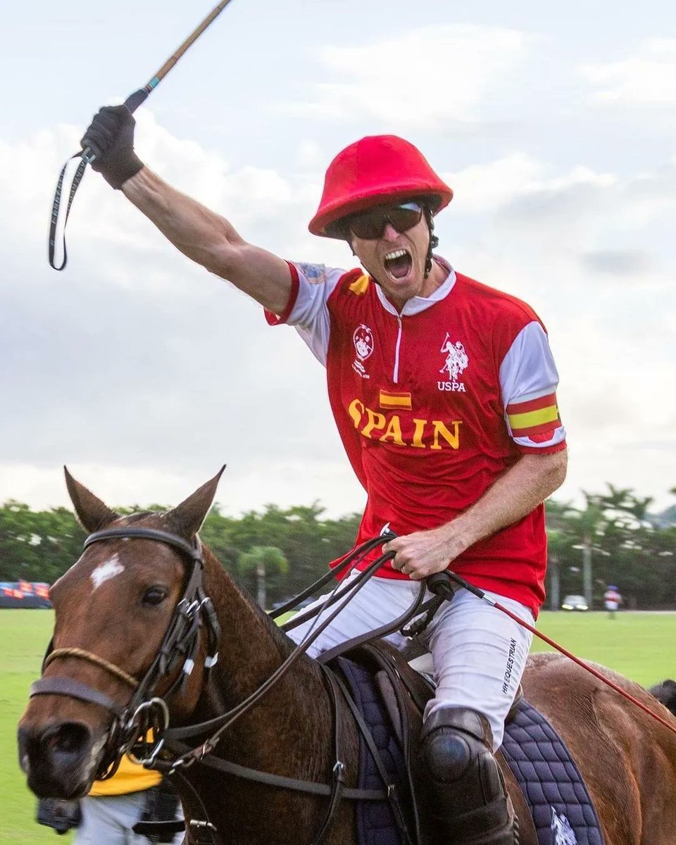 SantaMariaPoloC's tweet photo. ¡¡La selección española 🇪🇸 de polo campeona del Xl Campeonato del
Mundo de Polo!! 

Los jugadores Nicolás Álvarez, Luis Domecq, Nicolás Ruiz Guiñazú y Pelayo Berazadi consiguieron imponerse frente a Estados Unidos 11 a 10 goles.
¡¡ Impresionante gesta, enhorabuena a todos 🏆!! https://t.co/3SGaYt4hug