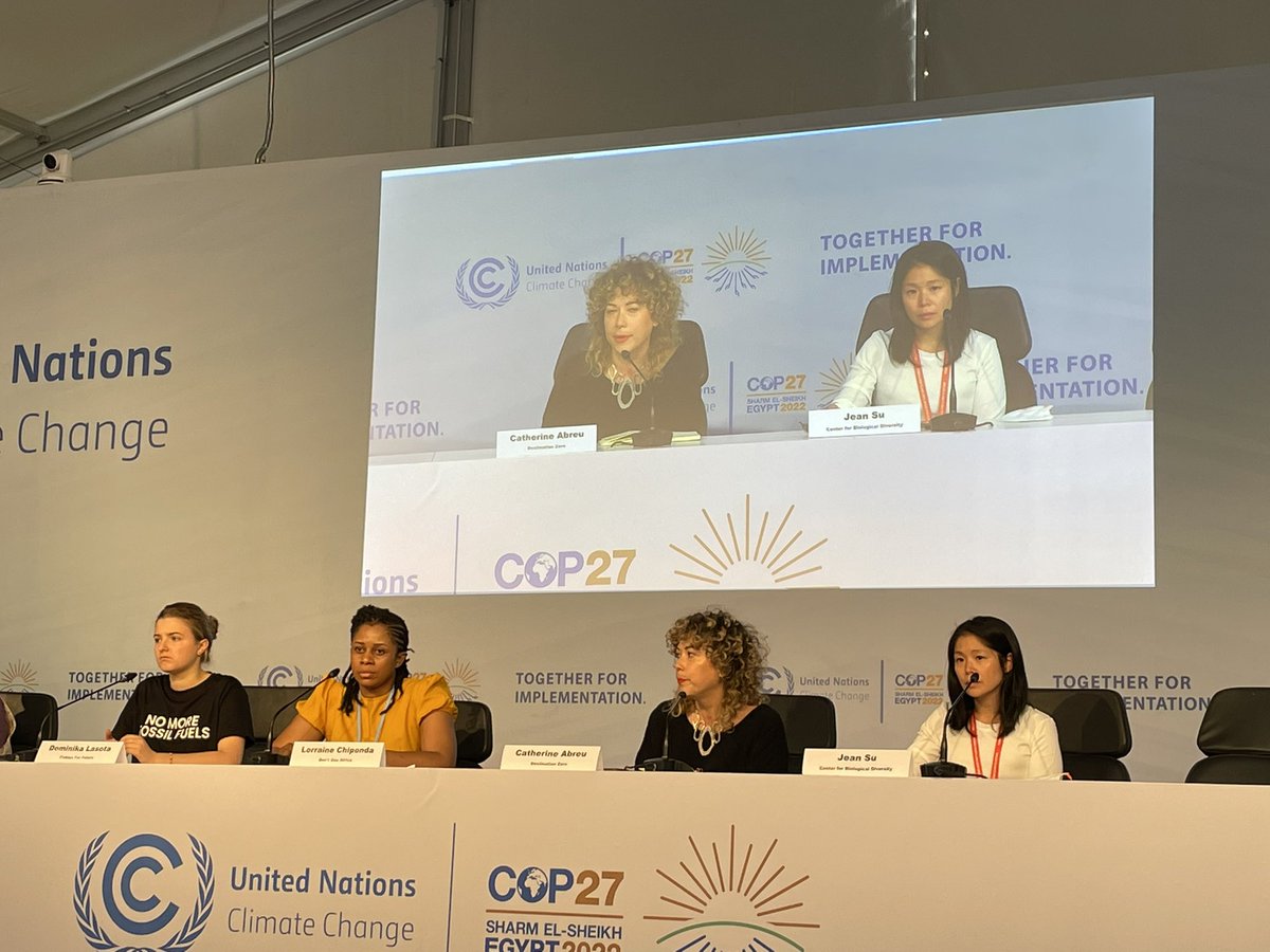 “Decarbonisation means a phase-out of fossil fuels. There is no other path that will actually succeed in protecting the climate or communities.” 

<a href="/catabreu_/">Catherine Abreu</a> at #COP27 opening press conference in Sharm el-Sheikh on why the talks must strengthen #COP26 references to fossil fuels.