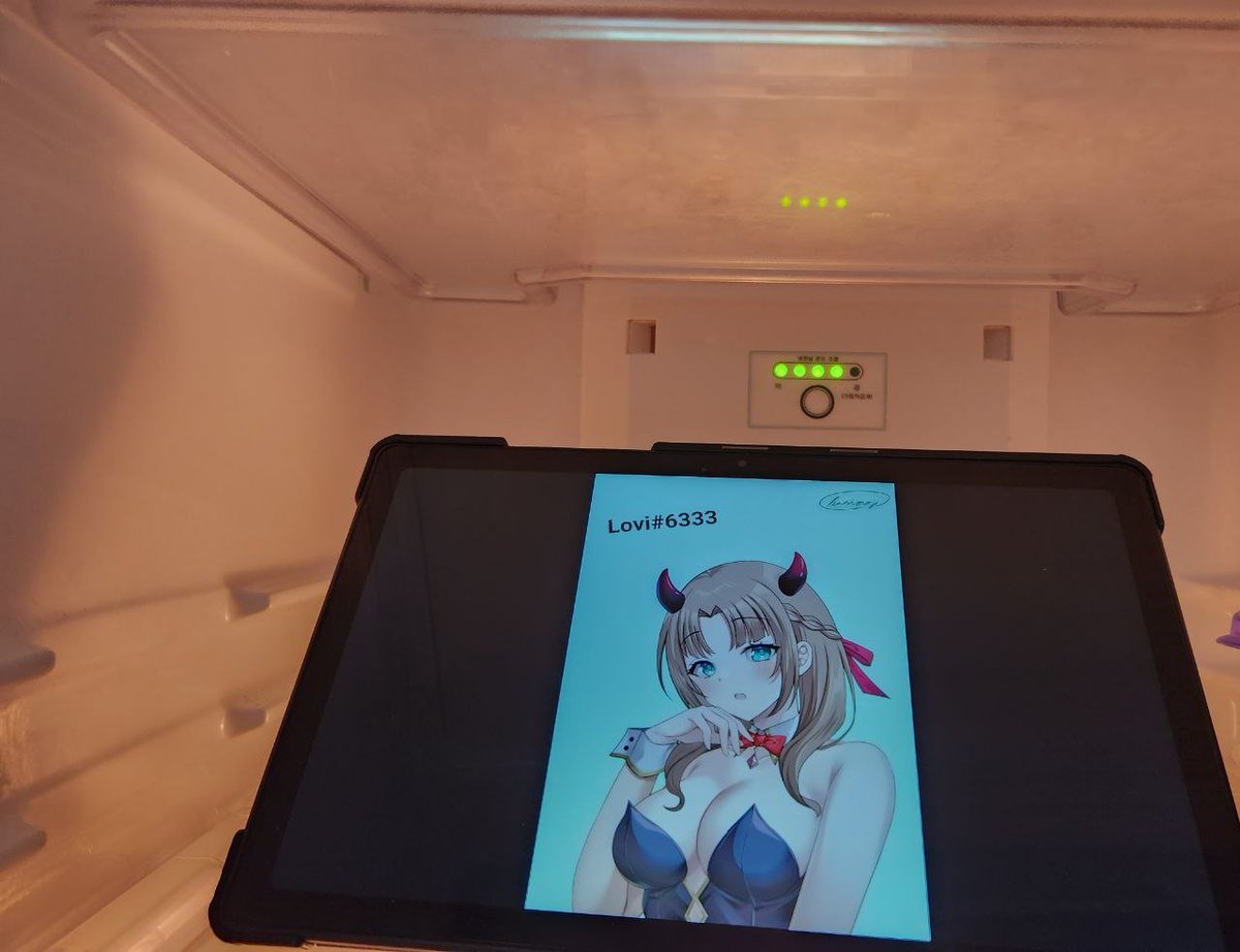 pelikan491's tweet photo. My wife @HoshiBoshiNFT is sensitive to temperature. 
So I make my wife feel cool in the refrigerator when she is hot and warm in the microwave when she is cold.

#HoshiBoshiNFT #HOSHIBOSHI https://t.co/14jfnisjFW