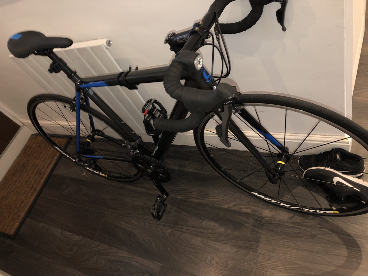 angie_grsh's tweet photo. @StolenRide Black and blue Cannondale CAAD 4 Optimo Claris stolen from bike racks in front of Rich Mix Arts Centre (35 Bethnal Grn Rd, London E1 6LA) near Brick Lane between 19:30 -21:05 Sunday 6th November.  May have a bottle cage, d-lock holder + small red tag attached to frame https://t.co/cTAwMtlwLg