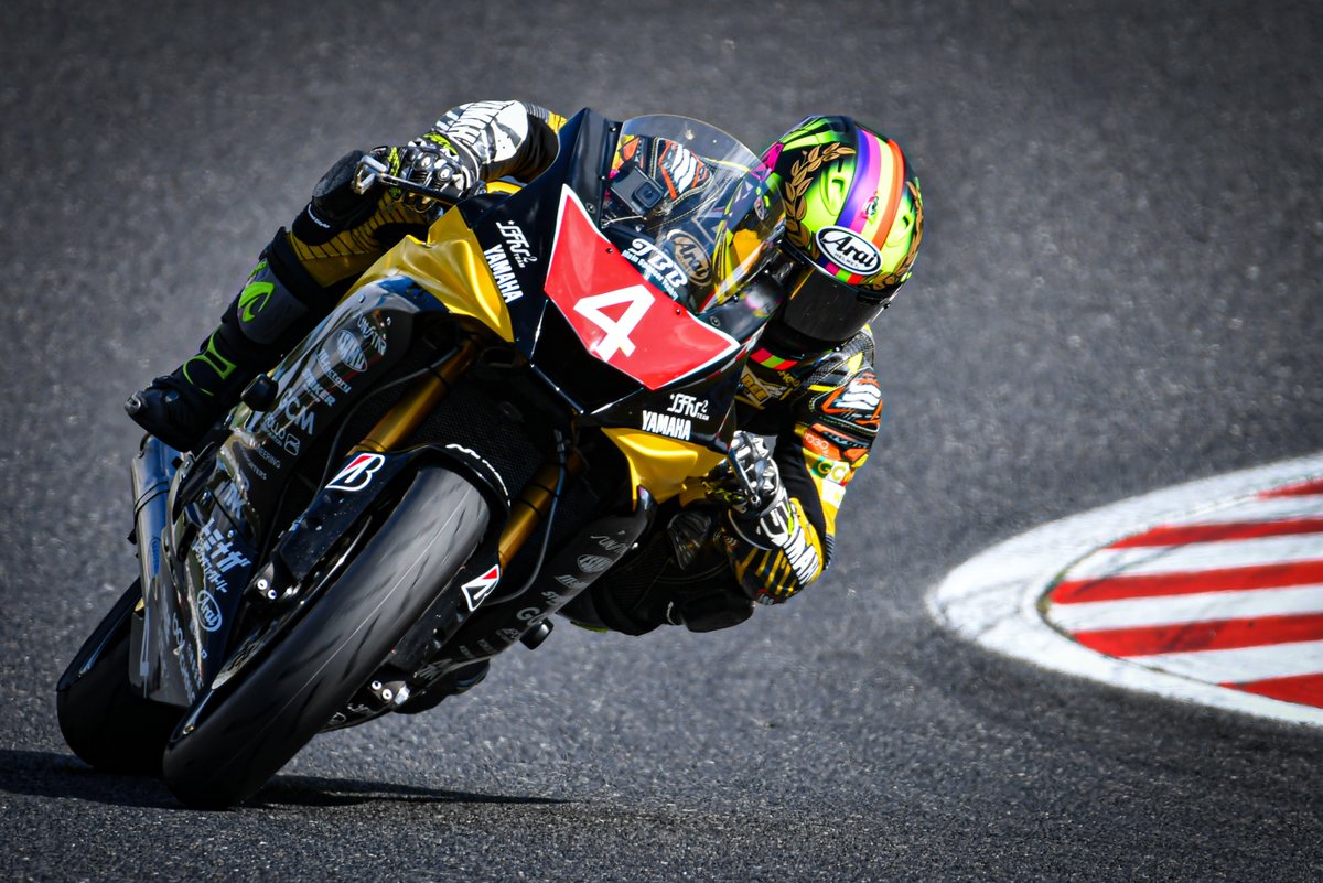 Mahiron0125's tweet photo. ST600かっこよすぎやろ！！笑
#鈴鹿サーキット #全日本ロードレース選手権 #JRR #MFJGP #ST600 https://t.co/tMI5KkVvF4