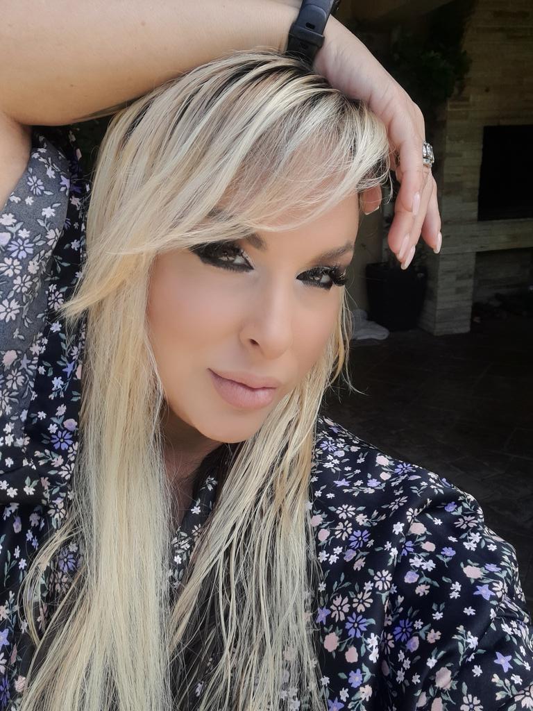 TW Pornstars 2 pic. Holly Halston. Twitter. 9 33 AM 7 Nov 2022