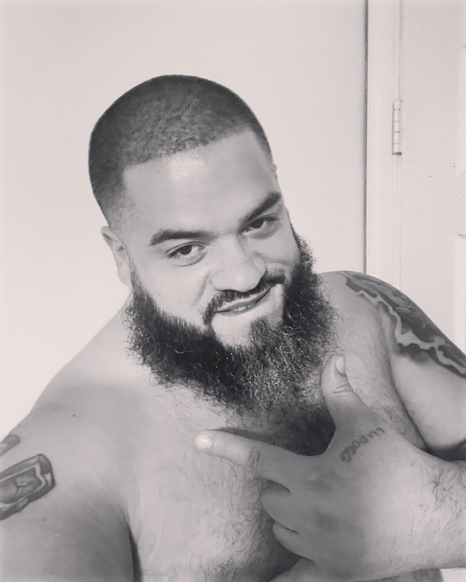 Blk&amp;White Flix just livin life to its fullest😜😜🥃🥃