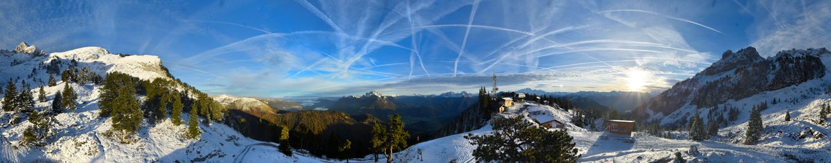 Petit à petit, l'hiver fait son nid aux #sourceslacannecy #annecymountains #savoiemontblanc