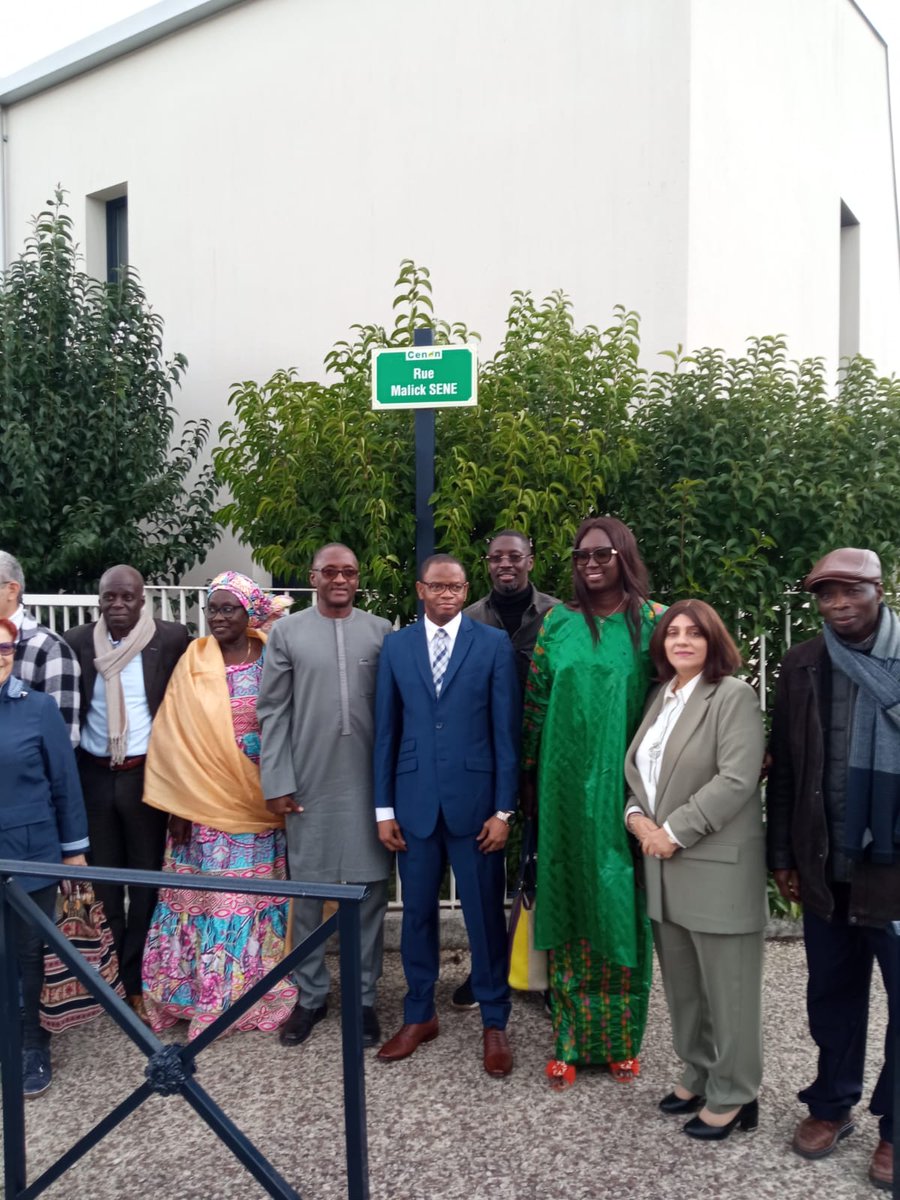 Un pacte d'amitié a été signé entre la ville de Ouakam au Sénégal et la ville de #cenon, en présence des 2 Maires et de l'adjointe à la culture et aux relations internationales. #festivaltouteslatitudes #vivreacenon