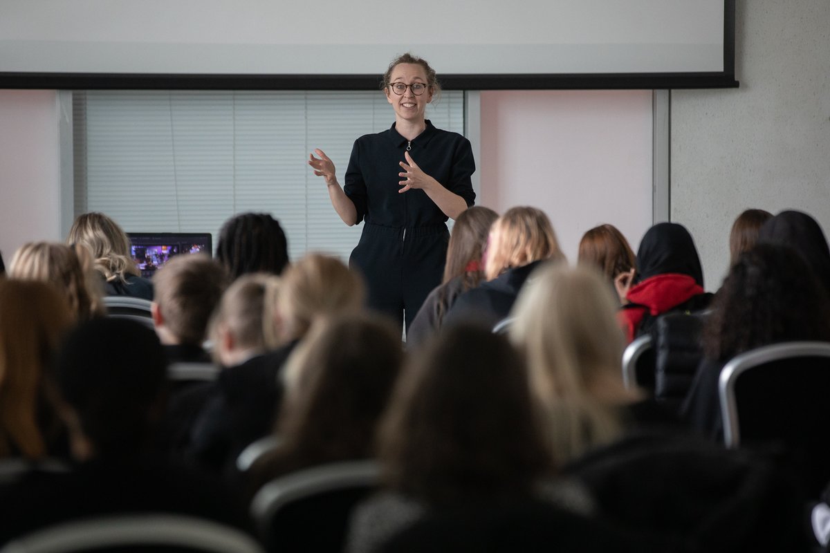 📢 ONE WEEK TO APPLY - Call for designers 📢

We're looking for an innovative designer/design team to lead Design Lab Sheffield; three design projects for local secondary schools.

This programme is generously supported by Durham Duplex 🙏

More info:
lnkd.in/erqTGEFh