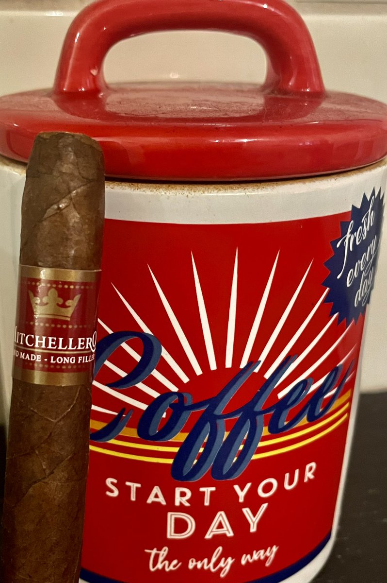 mikesha16292973's tweet photo. The Best way too start the week, this Mitchellero Sporty is a fabulous cigar and packs a real punch and fighting well above its weight in Value for money stakes @Cgarsltd @saracgars @Jocgars1 #MitchelleroMonday #Mitchellero #cgars https://t.co/AMoGaq69Ga