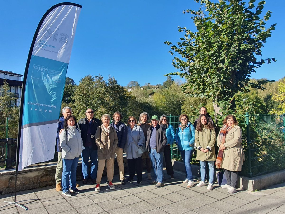 BIAarchitecture's tweet photo. 📣Otra de las actividades dirigidas a la ciudadanía de la V edición de la bienal Urban Regeneration Forum del #BIA2022  ha sido la salida a Carranza de este fin de semana, una visita llena de encanto como sus casas Indianas 📸 https://t.co/tJTRxLXztP